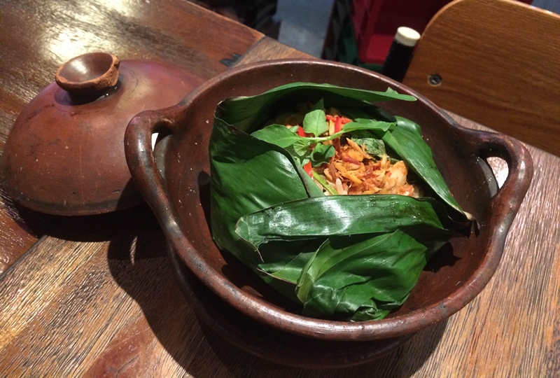 Bingung cari makan siang, coba deh lezatnya nasi bakar cakalang ini