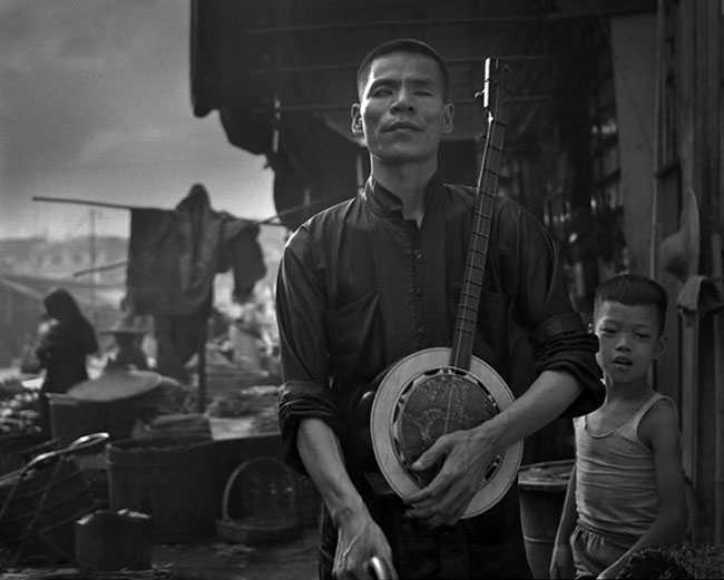 15 Foto langka Hong Kong tahun 50-an ini dipotret seorang remaja lho