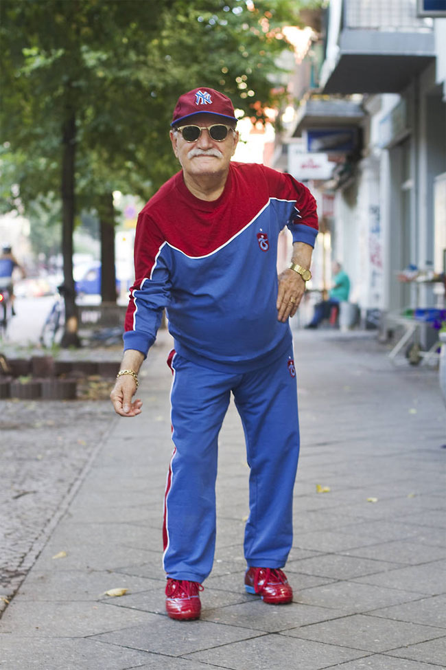 Intip yuk 13 gaya kakek penjahit yang fashionable abis