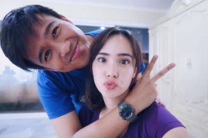 10 Potret kemesraan Joshua Suherman dan Pamela Bowie, awas jangan iri