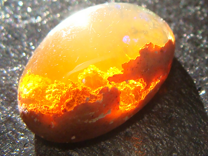 15 Batuan dan mineral ini miliki keindahan tiada tara, keren banget