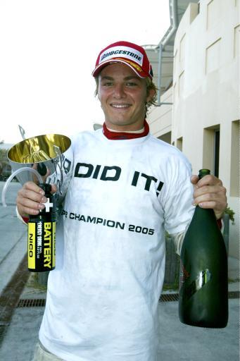 10 Foto gambarkan perjuangan Nico Rosberg hingga jadi juara dunia