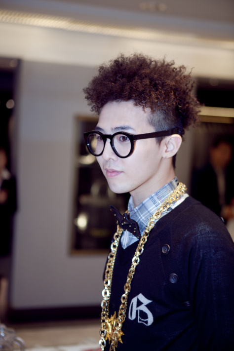 16 Foto transformasi rambut ini buktikan GD 'Bigbang' king of fashion