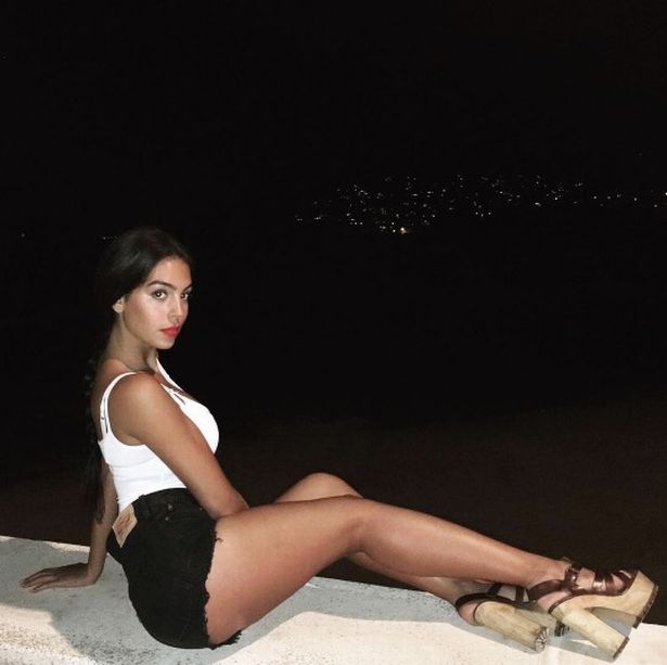 7 Foto Georgina Rodriguez, model seksi yang diam-diam dikencani CR7