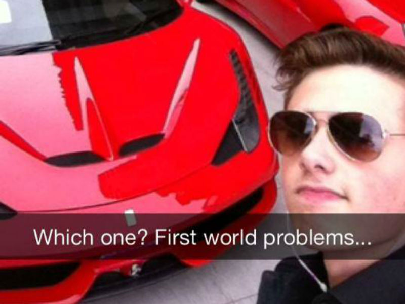 12 Kelakuan anak orang kaya saat main Snapchat, bikin geregetan!