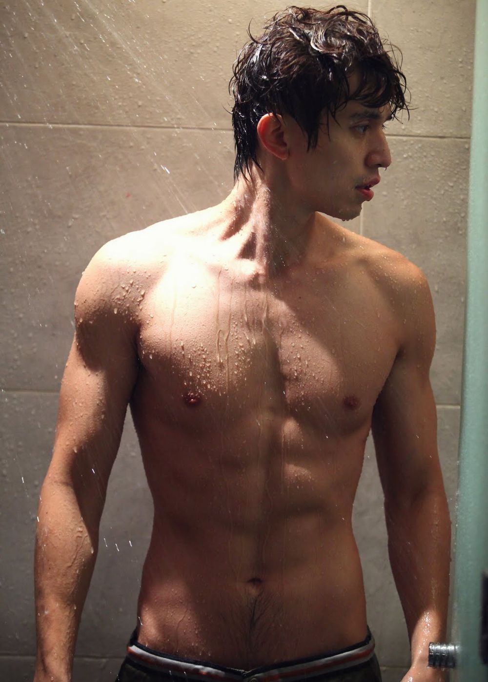 10 Foto tampan Lee Dong-wook, 'si pencabut nyawa' di K-Drama Goblin