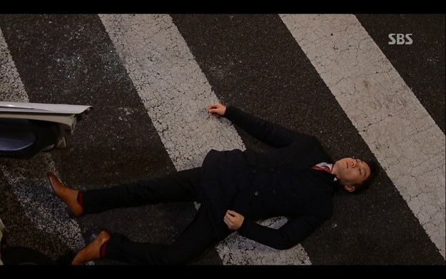 Berikan kejutan ke pacar, cowok ini pura-pura mati karena kecelakaan