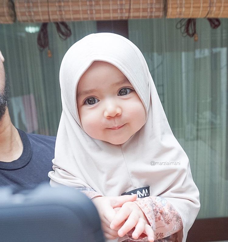 13 Foto  bayi  pakai jilbab ini imutnya nggak nahan jadi 