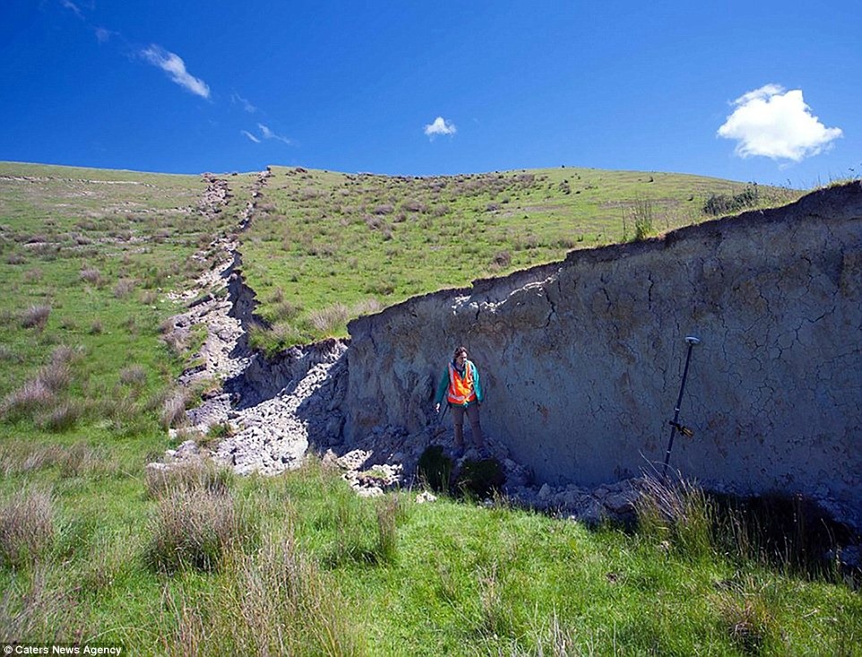 10 Foto dinding batu akibat gempa di Selandia Baru ini tak terduga