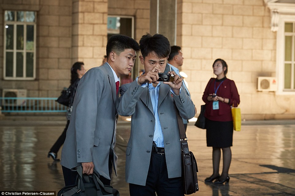 10 Foto ini tunjukkan mewahnya hidup kaum sosialita di Korea Utara