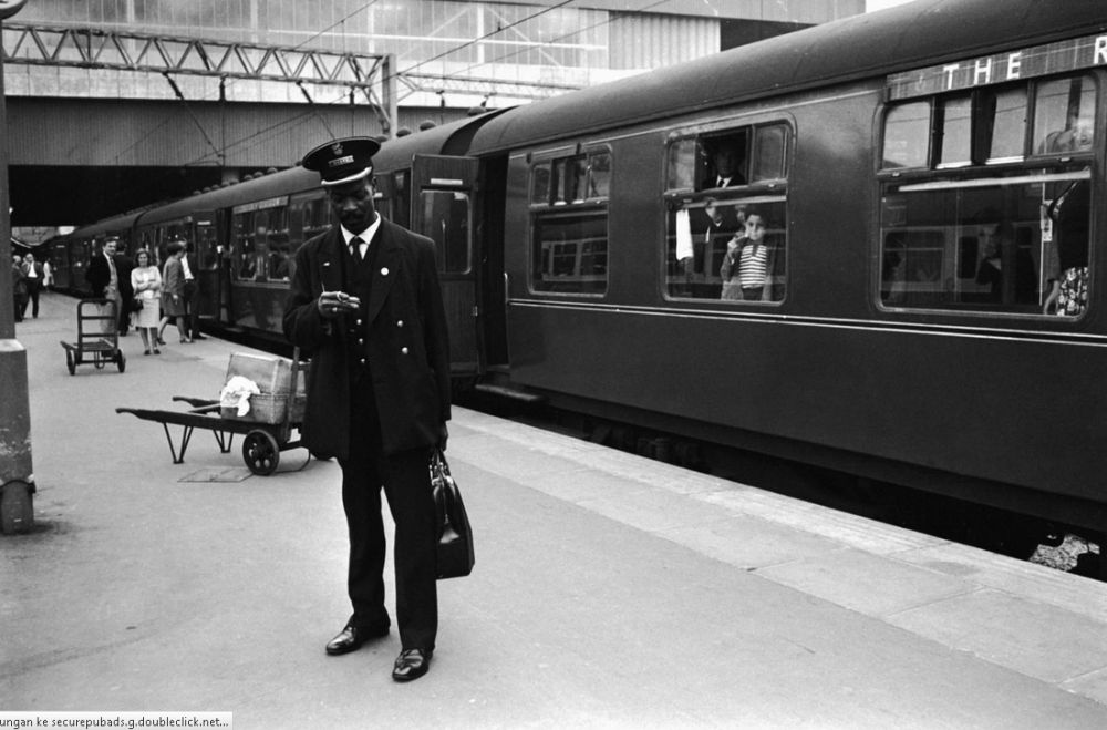 13 Foto jadul ini tunjukkan kereta api jadi primadona di Inggris