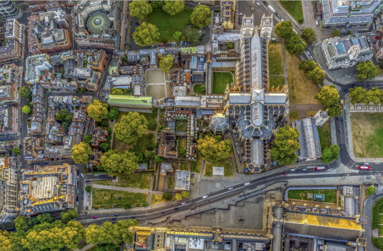 14 Potret London dari udara ini bikin kamu serasa terbang di Inggris