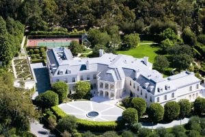 Ini rumah mewah incaran David Beckham, ada 27 kamar mandi lho