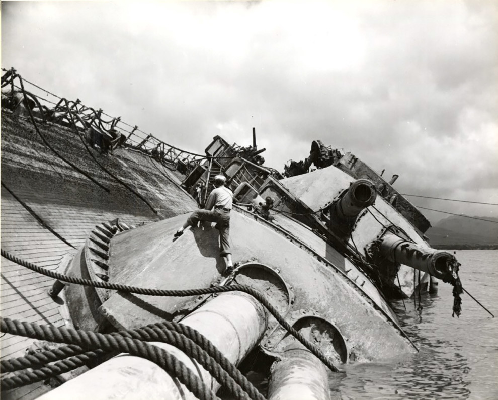 14 Foto langka serangan bom Jepang ke Pearl Harbor
