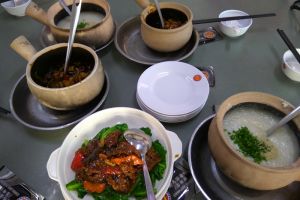 Serunya sensasi kuliner sambil naik bus keliling Singapura