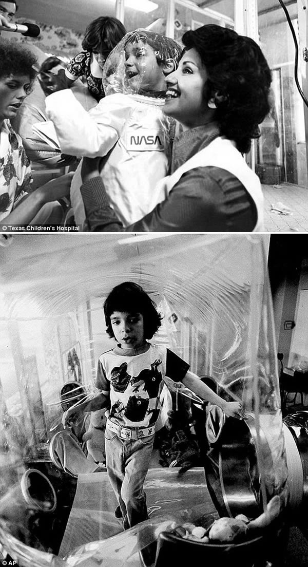 Bayi hidup di kantung udara steril © 2016 oddee Bayi hidup di kantung udara steril © 2016 oddee