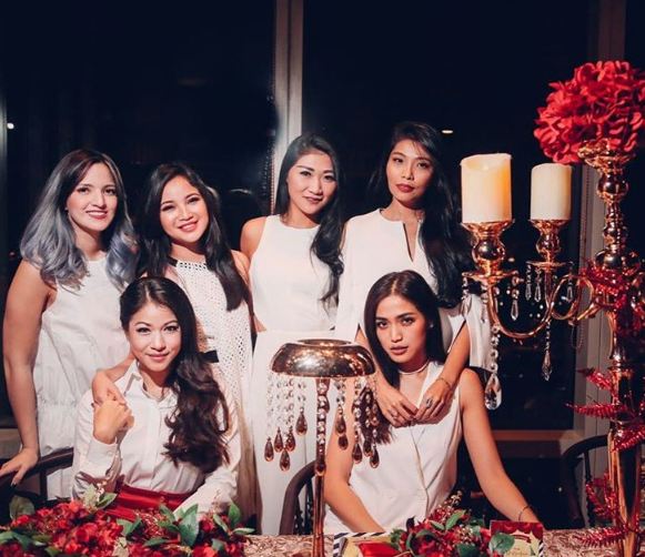 Karenina Sunny sosialita © 2016 Instagram Karenina Sunny sosialita © 2016 Instagram