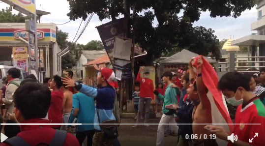 Ini video keriuhan suporter jalan kaki dukung Indonesia lawan Thailand