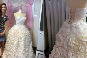 Gaun pengantin mewah ini ternyata cuma dibikin dari tisu toilet, keren