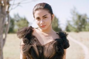 Tak diduga, Ariel Tatum berani pamer foto topless ini di media sosial