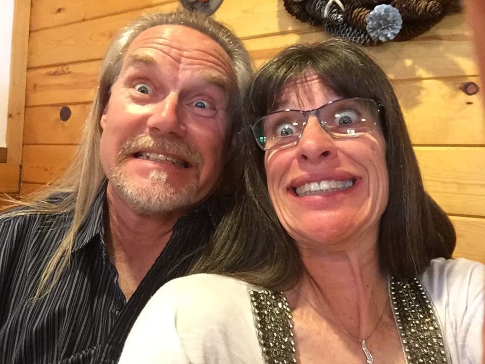 Pasangan adopsi lima anak sekaligus © 2016 lifebuzz Pasangan adopsi lima anak sekaligus © 2016 lifebuzz