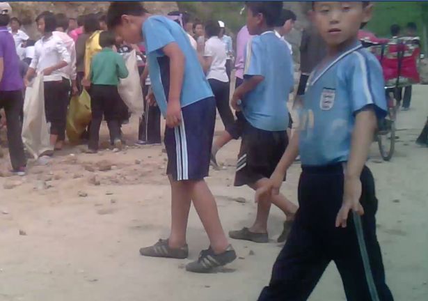 Miris, anak-anak kecil di Korea Utara dipekerjakan perbaiki rel kereta