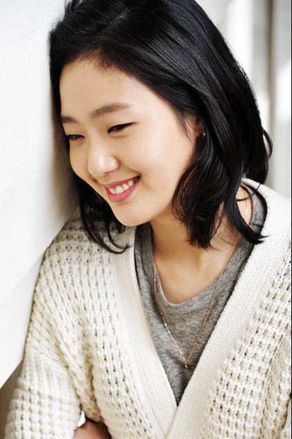 10 Foto bukti Kim Go-eun, pemeran K-Drama Goblin bisa dandan feminin