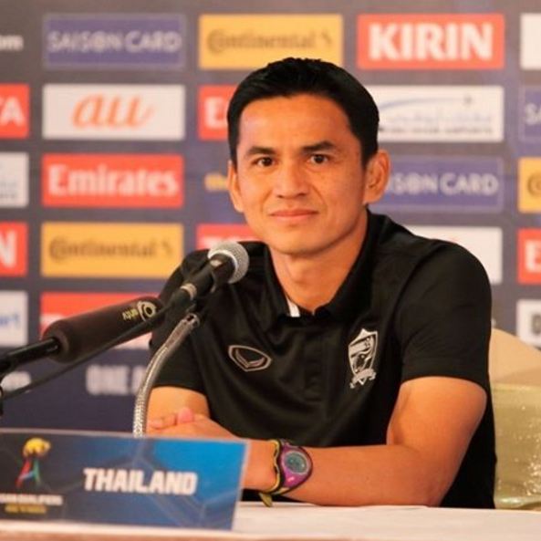 10 Foto Kiatisuk Senamuang, pelatih Thailand yang bikin cewek gelisah