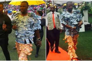 Pamer kekayaan, pria ini tempel uang kertas di sekujur tubuh