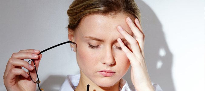 8 Kebiasaan buruk ini penyebab sakit kepala, lakukan sebaliknya yuk