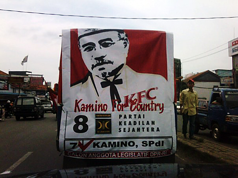 spanduk kampanye politik unik dan nyeleneh ini bikin geleng-geleng © 2016 berbagai sumber