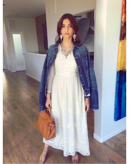 Sonam Kapoor pemenang best actress © 2016 Instagram