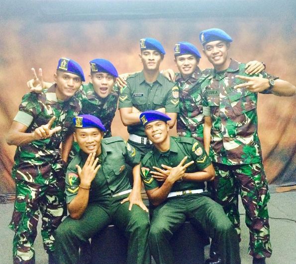 abduh dan manahati berseragam TNI © 2016 Instagram abduh dan manahati berseragam TNI © 2016 Instagram