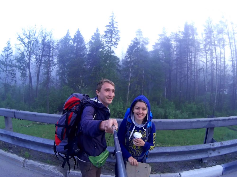 Keliling dunia, 2 traveler asal Rusia ini kampanye selamatkan bumi 