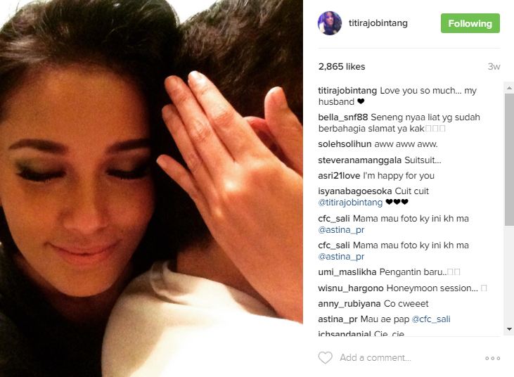 Titi Rajo Bintang dan suami © 2016 instagram.com/titirajobintang Titi Rajo Bintang dan suami © 2016 instagram.com/titirajobintang