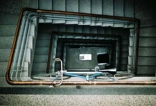 kelakuan orang saat parkir sepeda ini bikin tepuk jidat © 2016 nuff