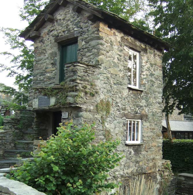 rumah ala hobbit © 2016 brilio.net