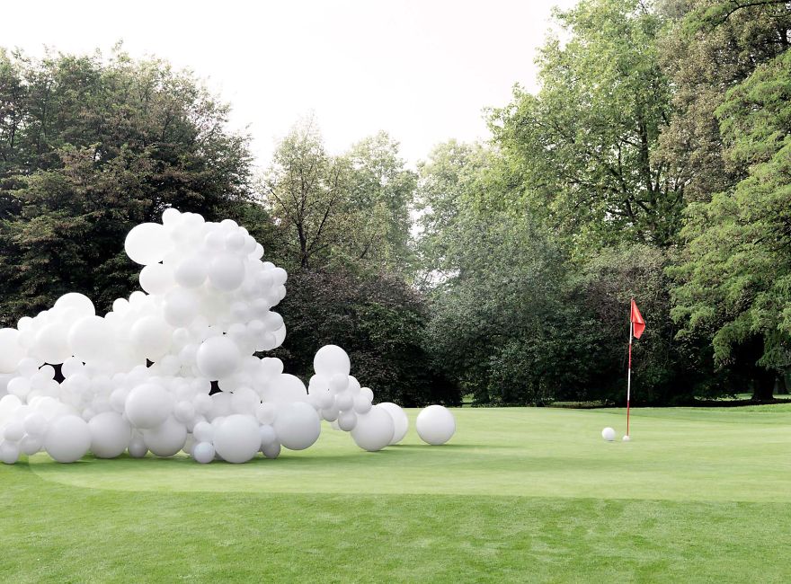 12 Foto tumpukan balon  putih  ini simpel tapi kerennya 