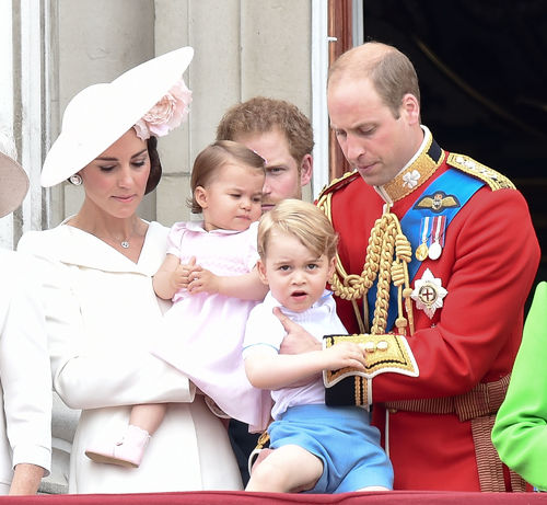 10 Foto Princess Charlotte putri Kate-Prince William, makin lucu lho