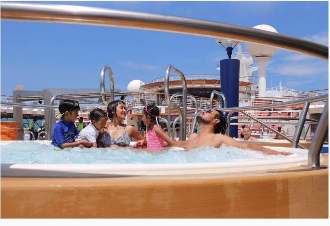 seleb kapal pesiar © 2016 brilio.net