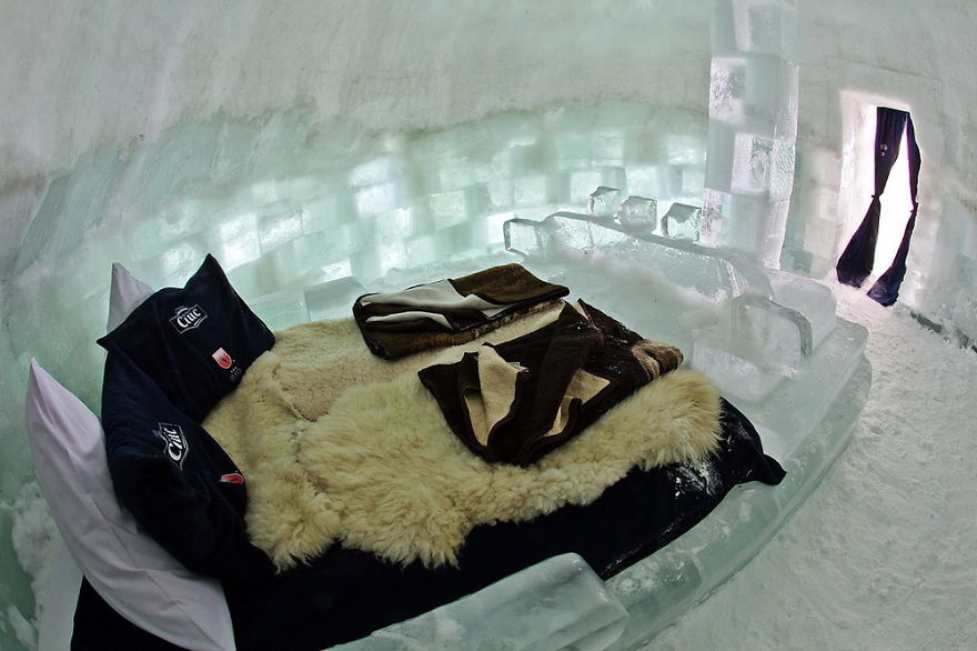 10 Hotel terbuat dari es yang paling keren di dunia, berani menginap?