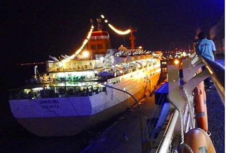 Kapal ini lakukan pelayaran khusus rayakan tahun baru di tengah laut
