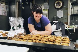 Cewek penyandang down syndrome ini sukses jadi pengusaha kue, keren