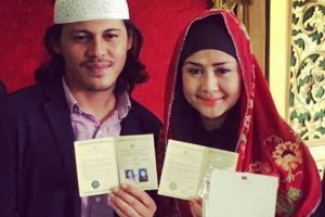 Postingan Ria Irawan usai menikah ini gokil banget, apa ya?