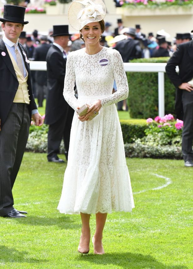 15 Gaya fashion Kate Middleton di  2016, sederhana tapi elegan