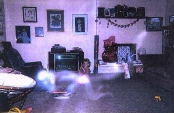 foto aneh yang tak bisa dijelaskan pakai logika © 2016 berbagai sumber