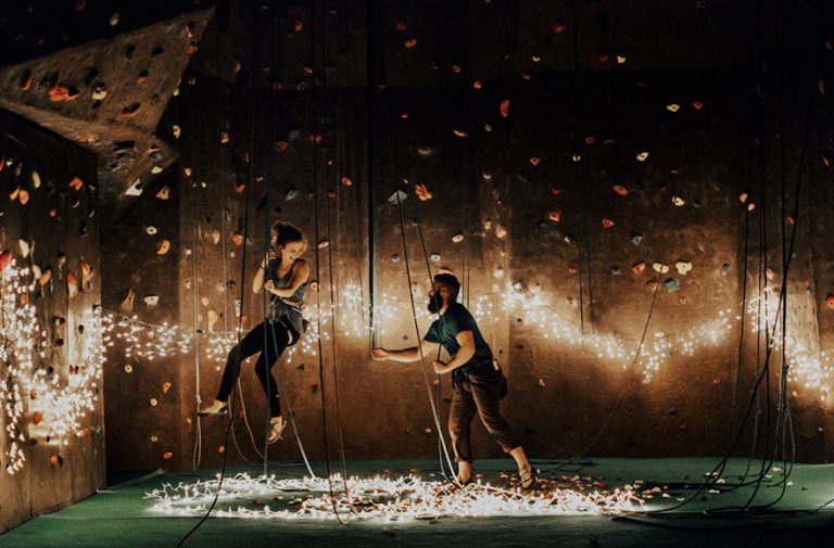 lamaran ala pemanjat tebing © 2016 India Earl lamaran ala pemanjat tebing © 2016 India Earl