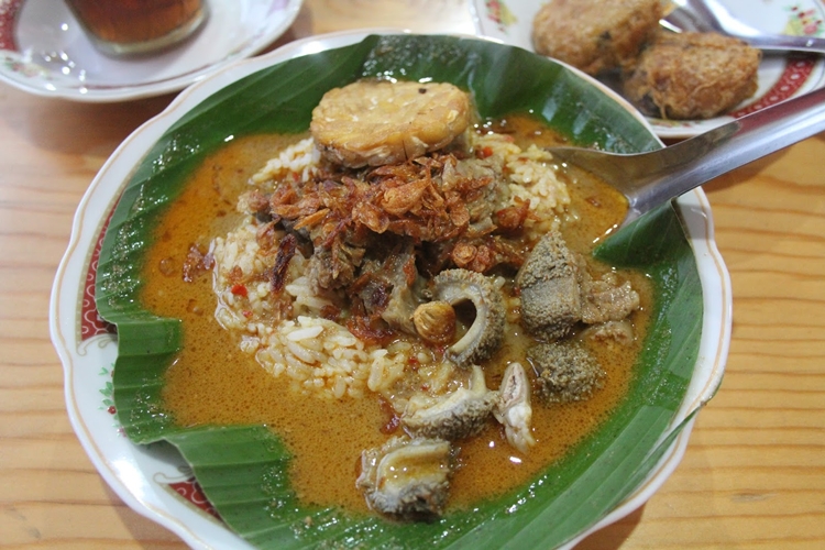 10 Olahan nasi unik khas Indonesia yang bikin ngiler