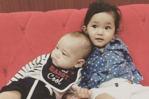 Raffi Ahmad unggah foto Rafathar bareng Bilqis, netizen malah heboh