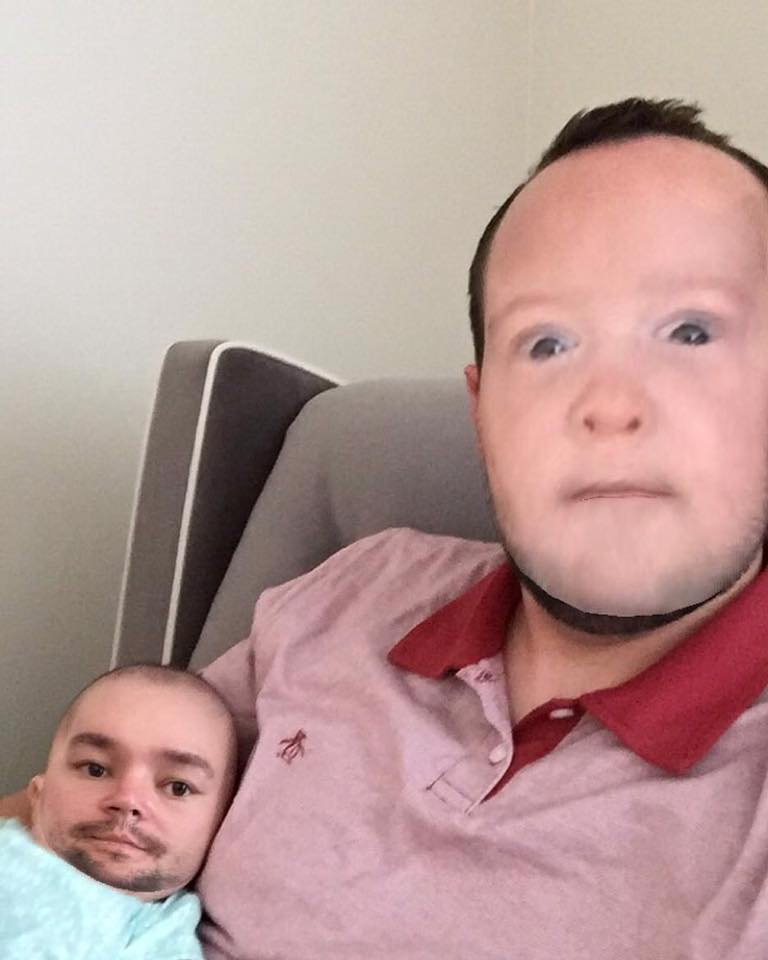 10 Foto wajah tertukar ayah dan anak ini hasilnya bikin geleng kepala